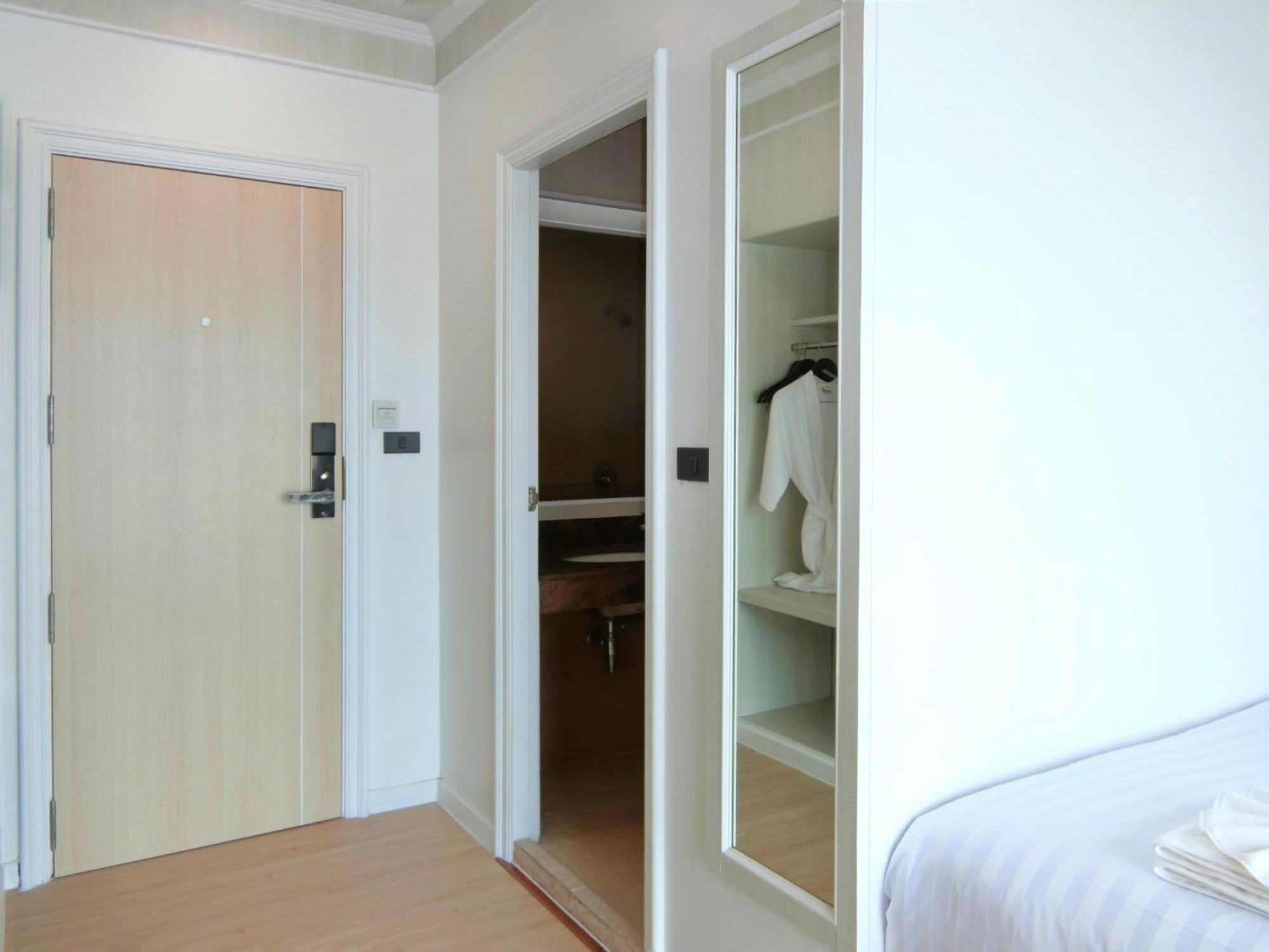 Sira Boutique Residence - Newly Renovated Patong ภายนอก รูปภาพ