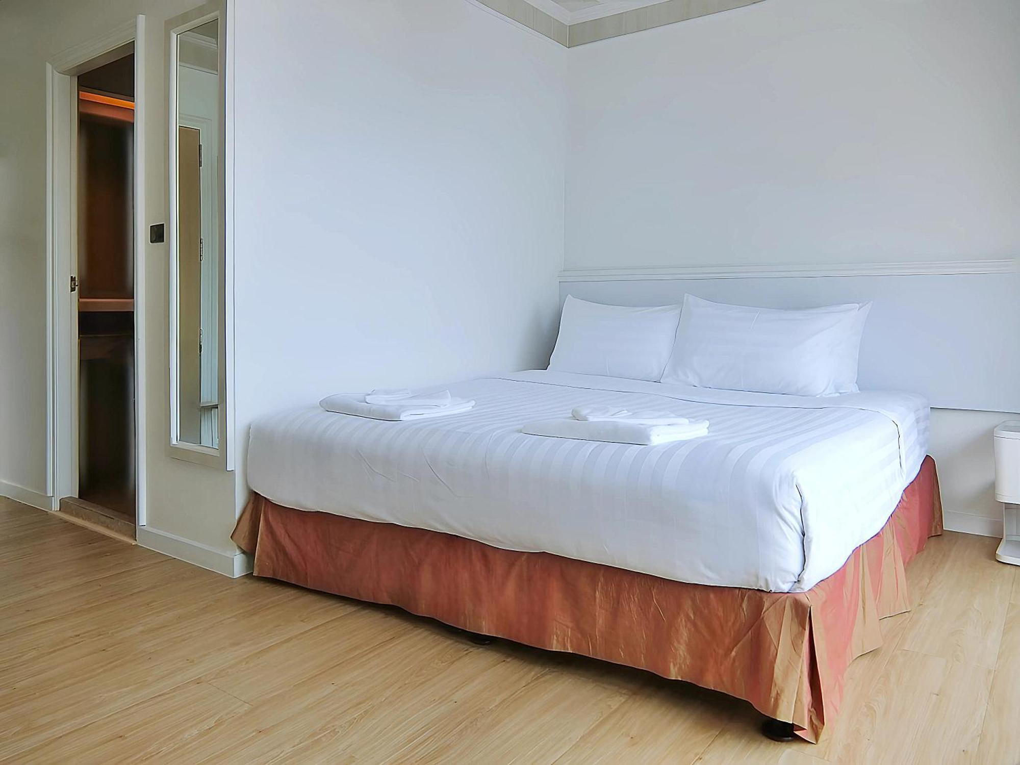 Sira Boutique Residence - Newly Renovated Patong ภายนอก รูปภาพ